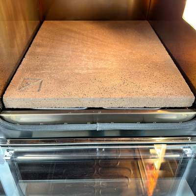 Pietra Effeuno inserita all'interno del forno