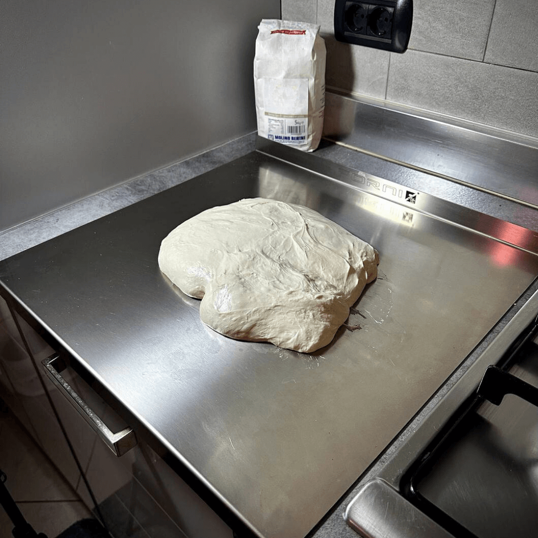FONDERIA BONGIOVANNI Spianatoia in Acciaio Inox tavola di Protezione per  Piano da Lavoro per impastare Pizza Pane Dolci Pasta (larg. 60 - Prof.  43,5) : : Casa e cucina