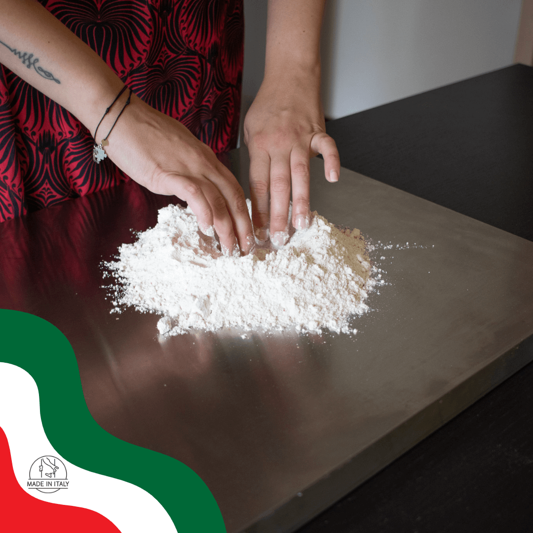 FONDERIA BONGIOVANNI Spianatoia in Acciaio Inox tavola di Protezione per  Piano da Lavoro per impastare Pizza Pane Dolci Pasta (larg. 80 - Prof.  43,5) : : Casa e cucina